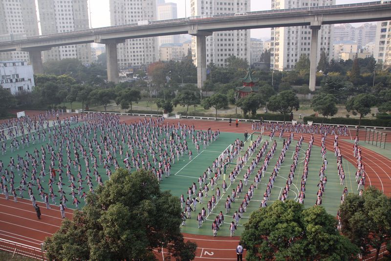 罗山中学操场