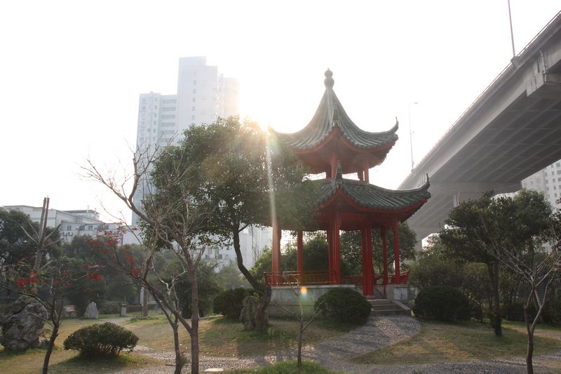 罗山中学亭子